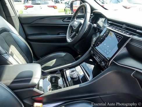 Used 2023 Jeep Grand Cherokee L Laredo AWD/4WD image 28