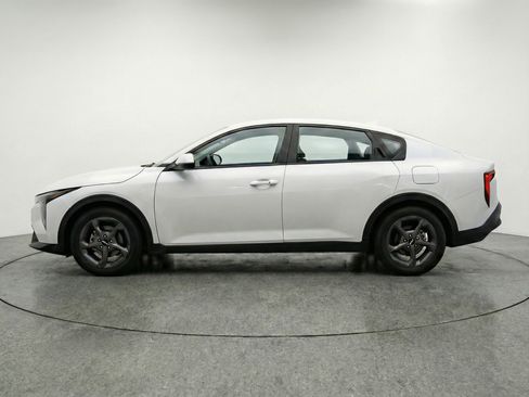 Used 2025 Kia K4 FWD image 5