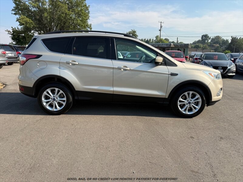 Used 2018 Ford Escape SE w/ Ford Safe & Smart Package AWD/4WD image 7