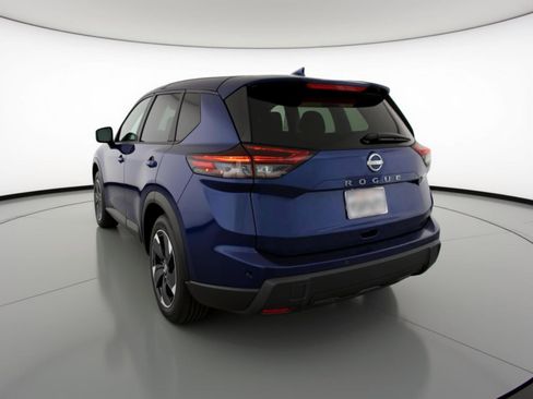 Used 2025 Nissan Rogue SV image 6