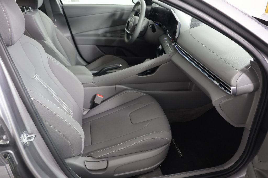 Certified 2024 Hyundai Elantra SEL FWD image 22