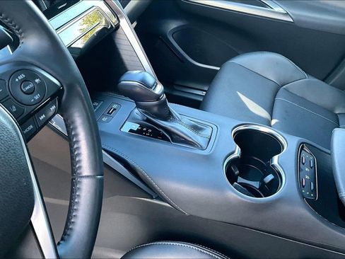 Used 2021 Toyota Venza Limited w/ Advanced Technology Package AWD/4WD image 17