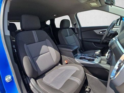 Used 2025 Chevrolet Blazer LT FWD image 19