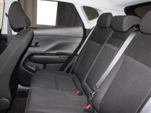 Used 2025 Hyundai Kona SEL FWD image 21