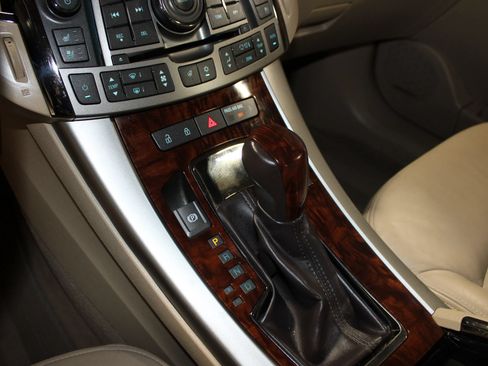 Used 2010 Buick LaCrosse CXL w/ Luxury Package FWD image 17