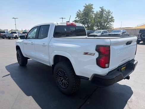Used 2023 Chevrolet Colorado Z71 w/ Z71 Convenience Package 2 AWD/4WD image 4