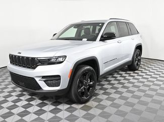 Used 2024 Jeep Grand Cherokee Altitude video 2