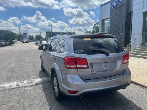 Used 2018 Dodge Journey SXT w/ Connectivity Group FWD image 6