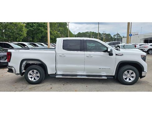 New 2026 GMC Sierra 1500 SLE image 10