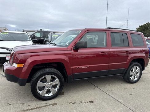Used 2017 Jeep Patriot Latitude image 2
