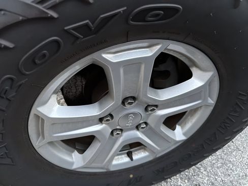 Used 2018 Jeep Wrangler Unlimited Sport S AWD/4WD image 5