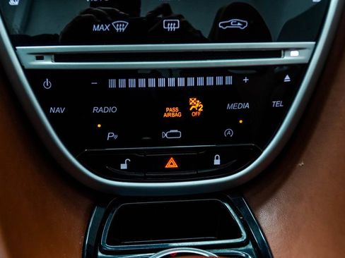 Used 2019 Aston Martin DB11 Volante RWD image 31