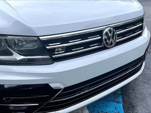 Used 2019 Volkswagen Tiguan SEL R-Line AWD/4WD image 30
