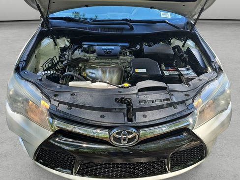 Used 2015 Toyota Camry SE FWD image 35