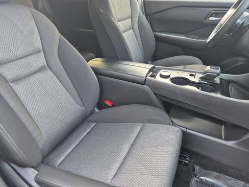 Used 2025 Nissan Rogue SV AWD/4WD image 30