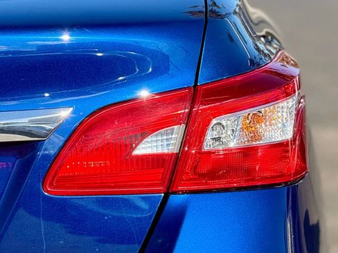 Used 2017 Nissan Sentra S image 5
