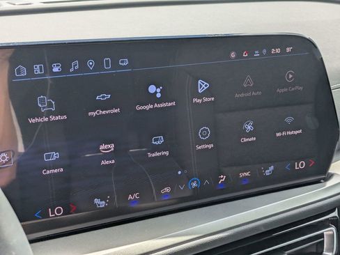 Used 2025 Chevrolet Traverse LT image 22