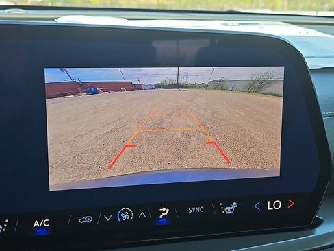 New 2026 Chevrolet Traverse LT image 13