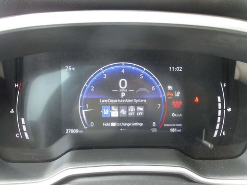 Used 2023 Toyota Corolla Cross XLE w/ Convenience Package AWD/4WD image 17