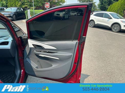 Used 2018 Chevrolet Bolt LT FWD image 39