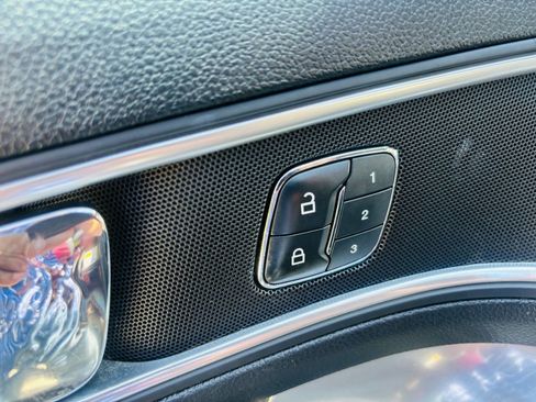 Used 2018 Ford Explorer Sport w/ Equipment Group 401A image 35