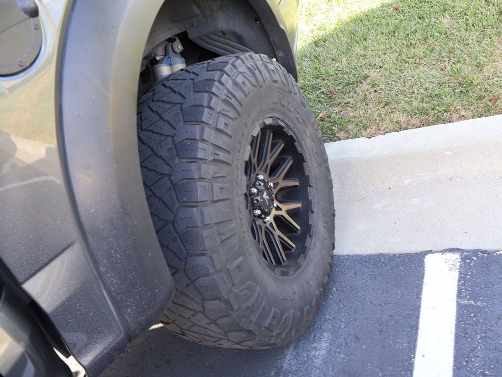 Used 2017 Ford F150 Raptor w/ Equipment Group 802A Luxury AWD/4WD image 21