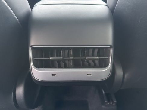 Used 2023 Tesla Model Y Long Range image 17