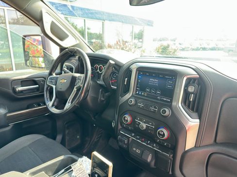 Used 2022 Chevrolet Silverado 2500 LT w/ Convenience Package AWD/4WD image 12
