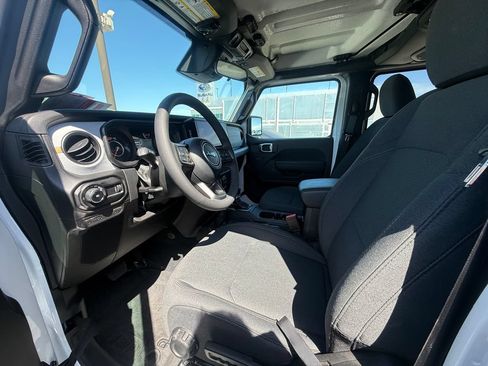Used 2026 Jeep Wrangler Unlimited Sport AWD/4WD image 5