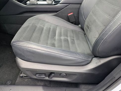 Used 2025 Mitsubishi Outlander SE FWD image 15