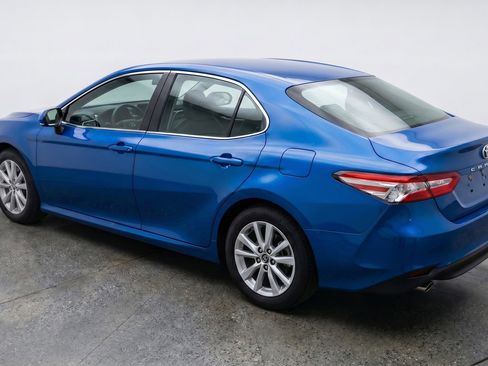 Used 2025 Toyota Camry LE image 6