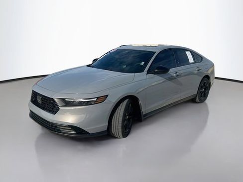 Used 2025 Honda Accord SE image 4