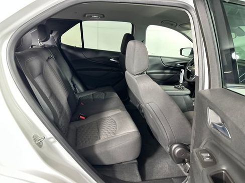 Used 2018 Chevrolet Equinox LT image 27