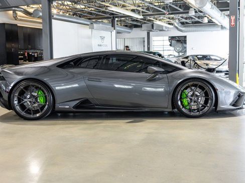 Used 2021 Lamborghini Huracan EVO RWD image 7