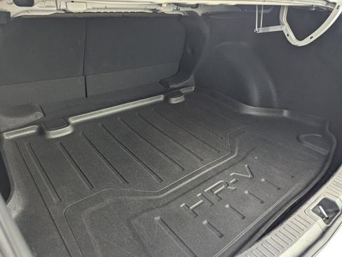 Used 2022 Toyota Corolla LE image 11