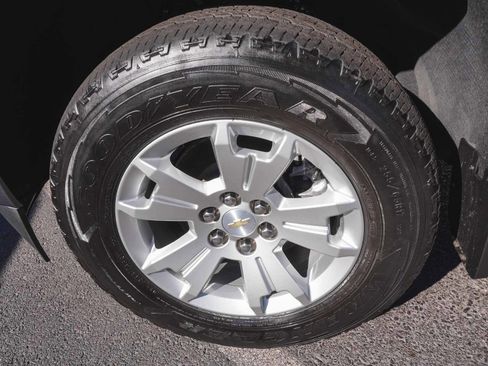 Used 2022 Chevrolet Colorado LT w/ LT Convenience Package image 8