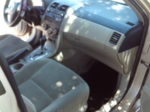 Used 2011 Toyota Corolla LE FWD image 13