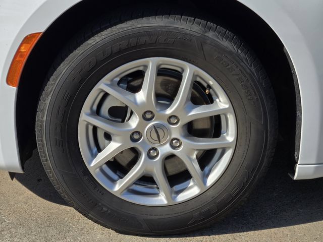 Certified 2023 Chrysler Pacifica Touring-L FWD image 9