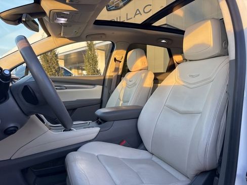 Used 2017 Cadillac XT5 Premium Luxury image 35