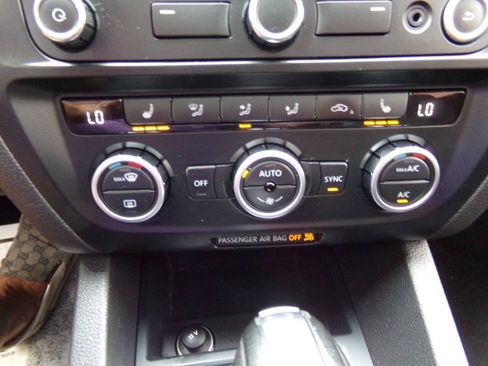 Used 2013 Volkswagen Jetta GLI Autobahn FWD image 58