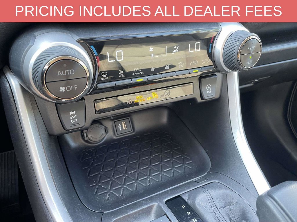 Used 2025 Toyota RAV4 XLE AWD/4WD image 39
