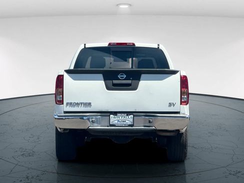 Used 2018 Nissan Frontier SV RWD image 7