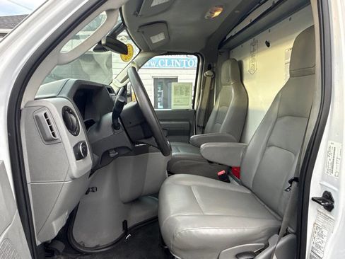 Used 2021 Ford E-350 and Econoline 350 Super Duty image 10