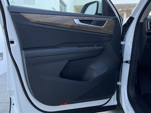 New 2026 Volkswagen Atlas SE image 9