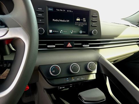 New 2026 Hyundai Elantra SE image 11