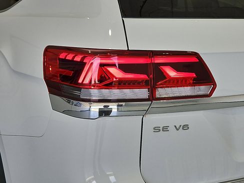 Certified 2023 Volkswagen Atlas SE AWD/4WD image 7