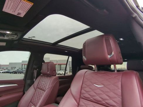 Used 2025 Cadillac Escalade Premium Luxury w/ Touring Package image 9