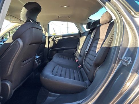 Used 2013 Ford Fusion SE image 30