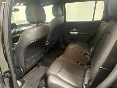 Used 2023 Mercedes-Benz GLB 250 4MATIC image 11