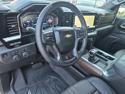 Used 2026 Chevrolet Silverado 1500 High Country AWD/4WD image 16